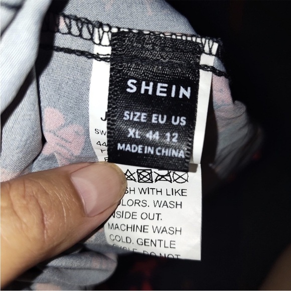 SHEIN Black Midi Dress with Red and Pink Lips - Picture 3 of 3